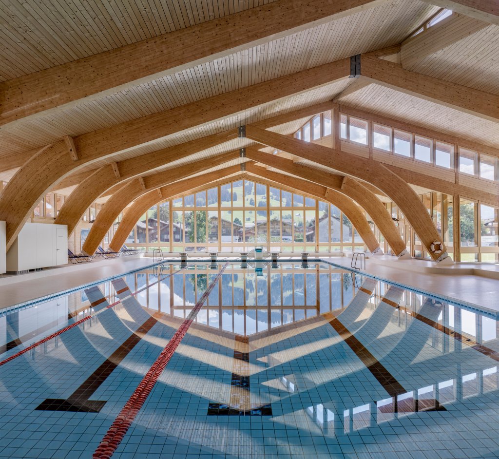 Schwimmhalle.